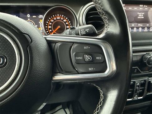 Used 2020 Jeep Wrangler Unlimited Sahara image 16