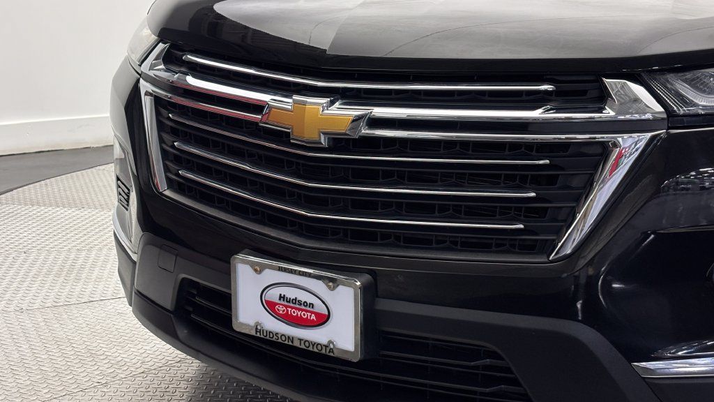 Used 2023 Chevrolet Traverse LT w/ LPO, Floor Liner Package AWD/4WD image 2
