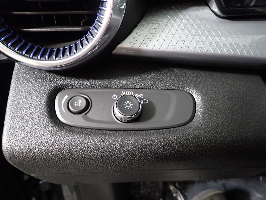New 2026 Chevrolet Trax LT w/ Midnight Edition FWD image 22