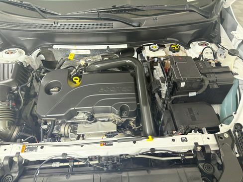 Used 2024 GMC Terrain SLE FWD image 31