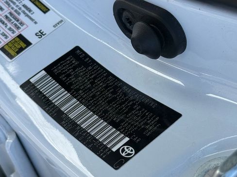 Used 2024 Toyota Corolla LE FWD image 33
