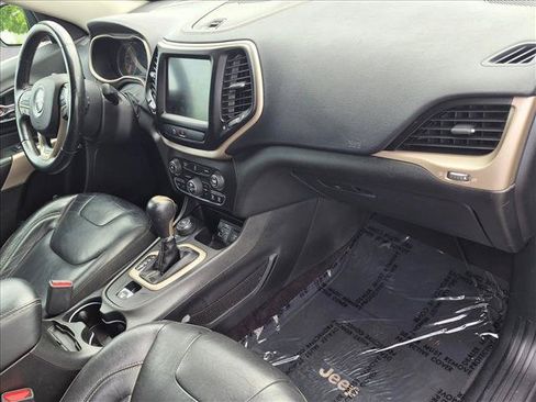 Used 2018 Jeep Cherokee Limited w/ High Altitude Package AWD/4WD image 20