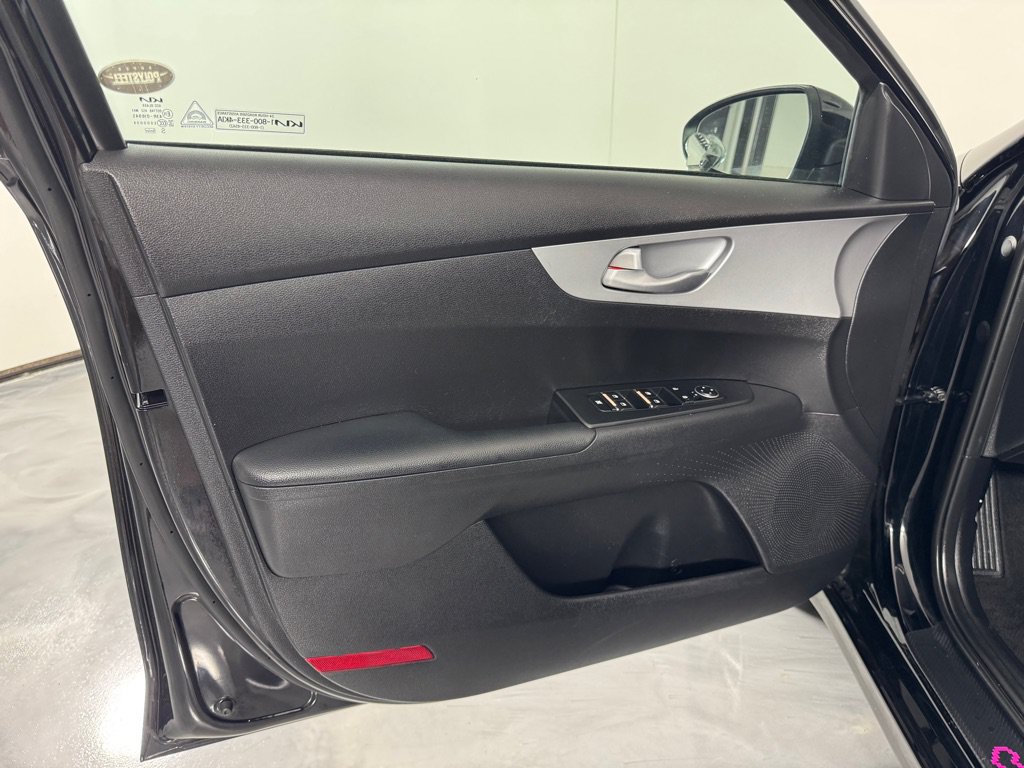 Used 2023 Kia Forte LXS w/ LXS Technology Package FWD image 9