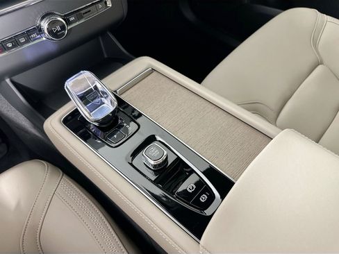 New 2026 Volvo XC90 B5 Core AWD/4WD image 16