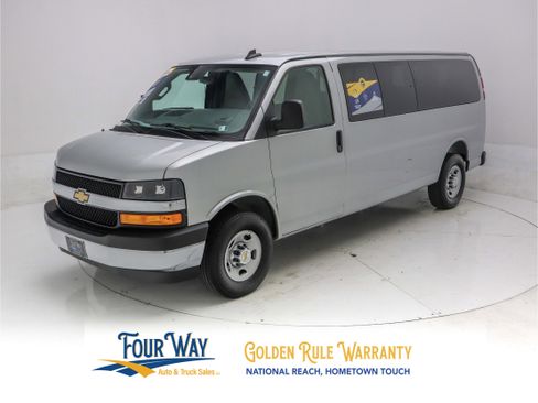 Used 2025 Chevrolet Express 3500 LT w/ LT Preferred Equipment Group image 8