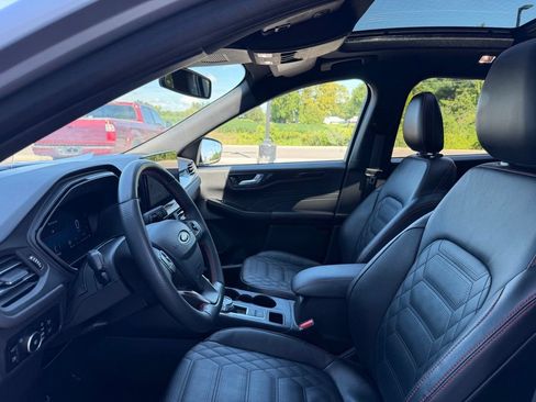 Used 2023 Ford Escape ST-Line Elite w/ Premium Technology Package AWD/4WD image 9