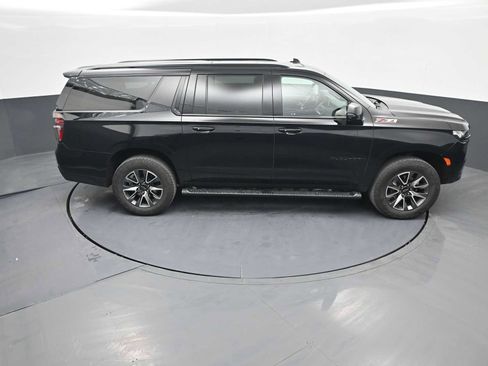 Used 2024 Chevrolet Suburban Z71 w/ Luxury Package image 35