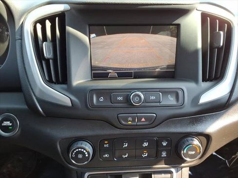 Used 2024 GMC Terrain SLE AWD/4WD image 17