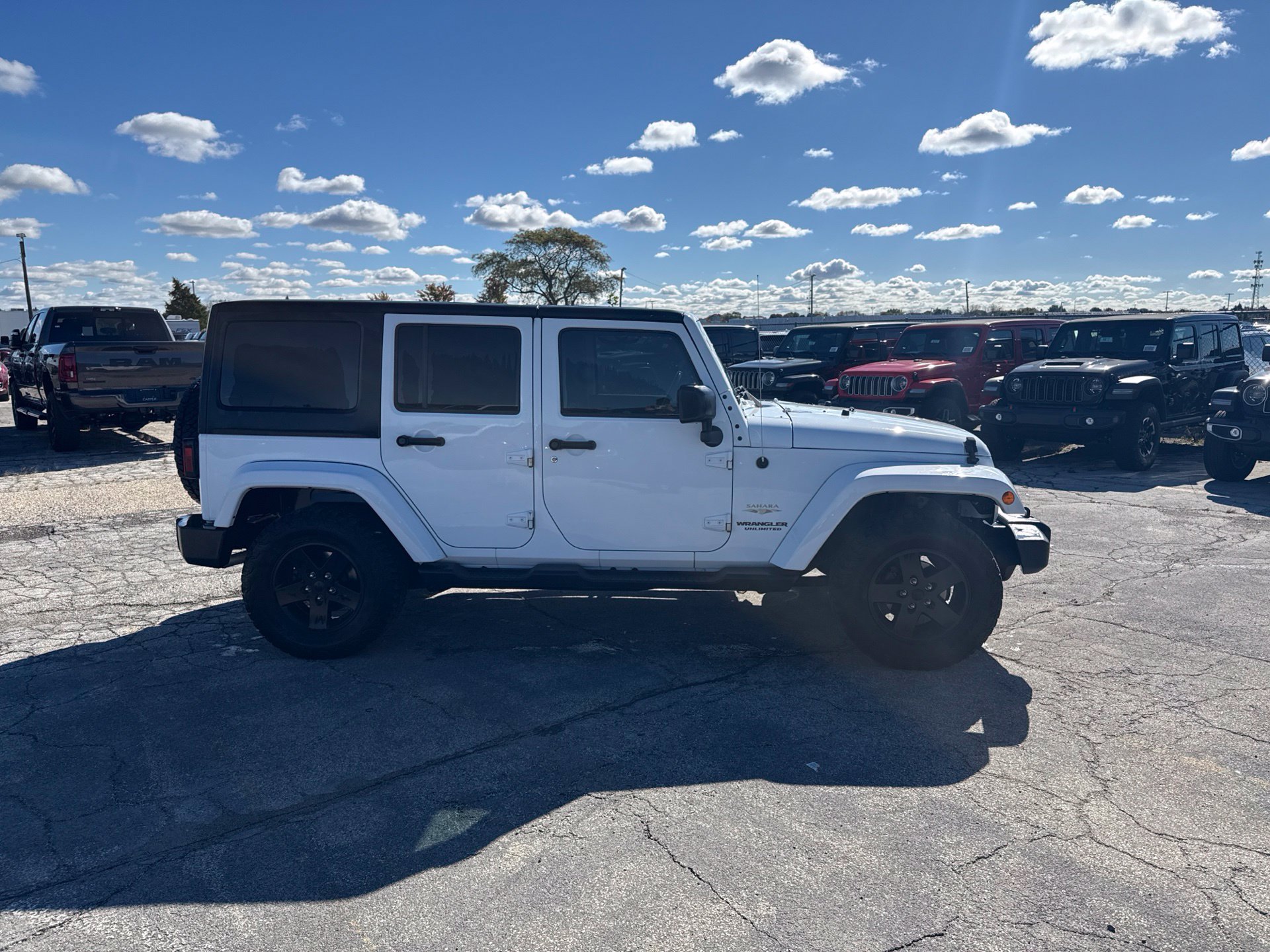 Used 2015 Jeep Wrangler Unlimited Sahara AWD/4WD image 5