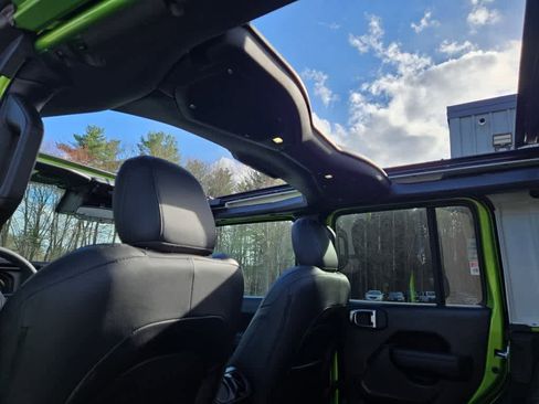 Used 2025 Jeep Wrangler Sport S image 31