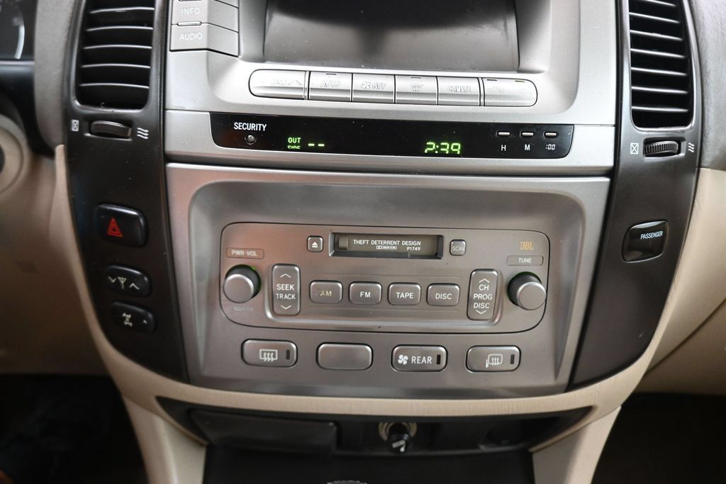 Used 2004 Toyota Land Cruiser AWD/4WD image 19