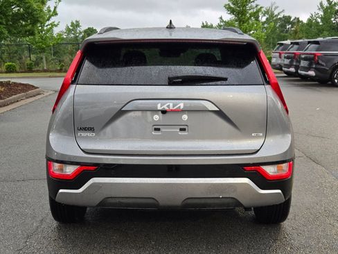 New 2026 Kia Niro SX FWD image 6