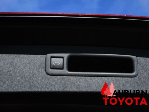 New 2026 Toyota Highlander Platinum image 7