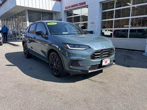 Used 2025 Honda HR-V Sport image 2