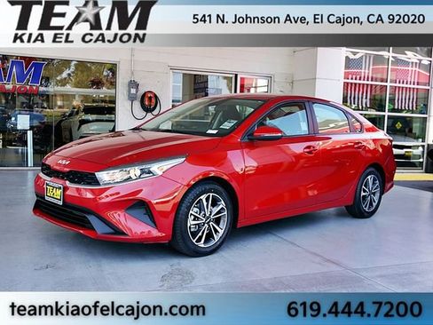 Used 2022 Kia Forte LXS w/ LXS Technology Package FWD image 5