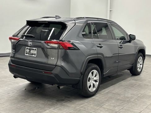 Used 2021 Toyota RAV4 LE image 2