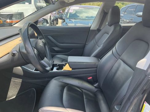 Used 2018 Tesla Model 3 Long Range RWD image 5