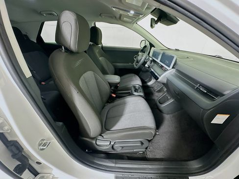 Used 2024 Hyundai Ioniq 5 SEL RWD image 32