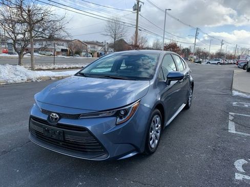 Certified 2025 Toyota Corolla LE image 9
