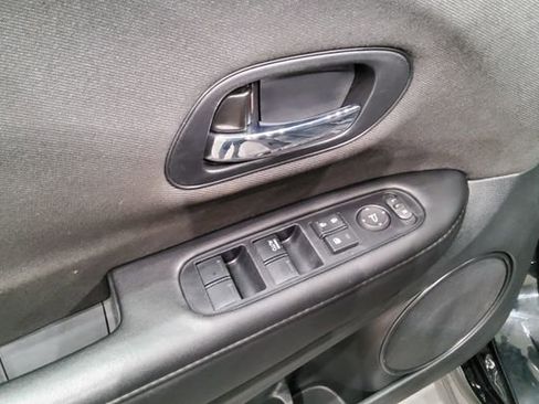 Used 2021 Honda HR-V Sport image 18