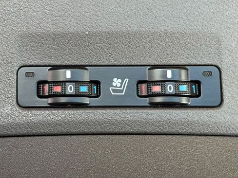 Used 2007 Lexus ES 350 w/ Luxury Pkg & Navigation FWD image 17