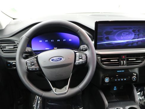 Used 2023 Ford Escape Active w/ Tech Pack #2 image 4