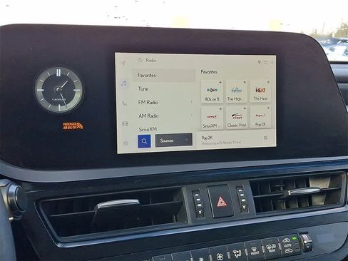 Used 2023 Lexus ES 300h w/ Premium Package image 14