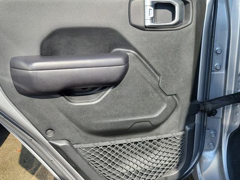 Used 2018 Jeep Wrangler Unlimited Sport S AWD/4WD image 10