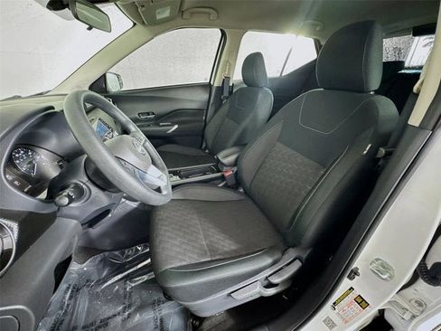 Used 2024 Nissan Kicks SV w/ Exterior Package FWD image 12