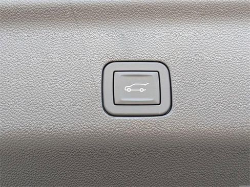 New 2026 GMC Yukon Elevation image 15