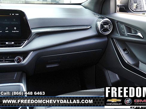 Used 2026 Chevrolet Equinox LT FWD image 32