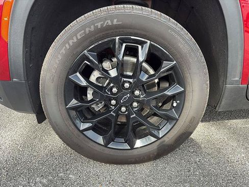 Used 2024 Chevrolet Traverse LT w/ Midnight/Sport Edition FWD image 9