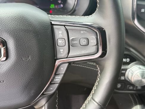 Used 2025 RAM 1500 Limited w/ Off Road Group AWD/4WD image 15