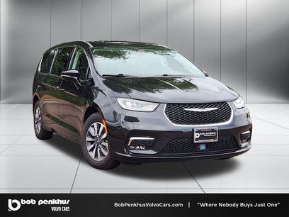 Used 2024 Chrysler Pacifica Limited