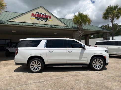 Used 2021 Chevrolet Suburban Premier AWD/4WD image 2