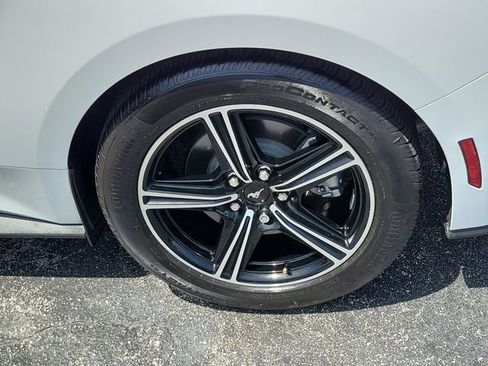 Used 2025 Ford Mustang Coupe RWD image 7