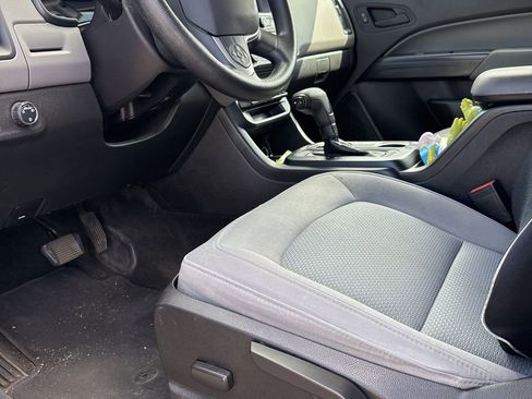 Used 2018 Chevrolet Colorado W/T w/ WT Convenience Package image 11