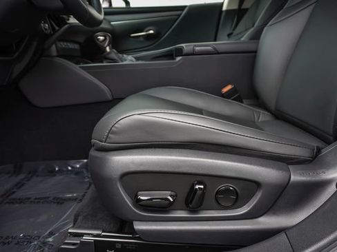 Certified 2025 Lexus ES 350 w/ Premium Package FWD image 12