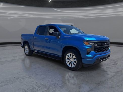 Used 2022 Chevrolet Silverado 1500 Custom RWD image 2
