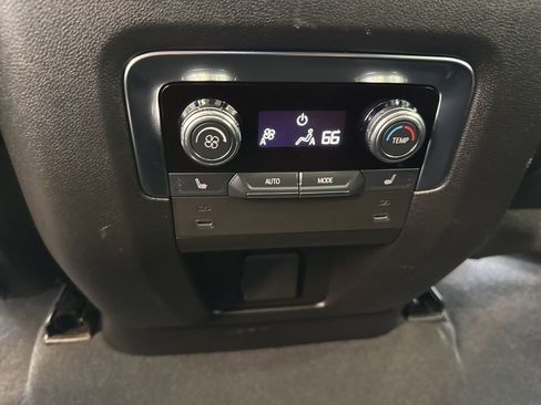 Used 2025 GMC Yukon XL Denali w/ Sun & Power Step Package image 25