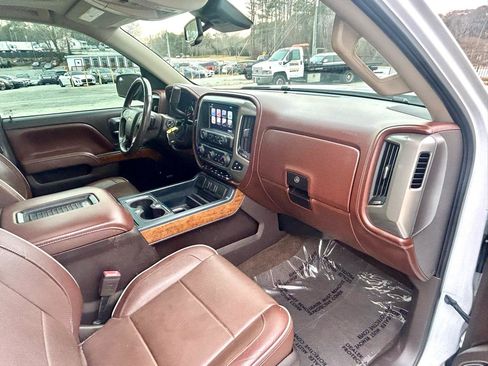 Used 2017 Chevrolet Silverado 1500 High Country image 20