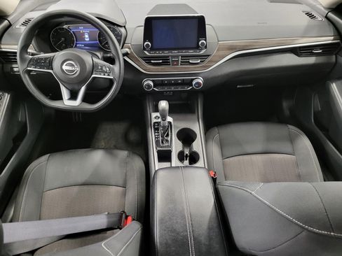 Used 2025 Nissan Altima 2.5 SV FWD image 6