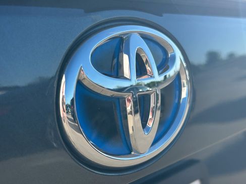 Used 2023 Toyota RAV4 XSE AWD/4WD image 7