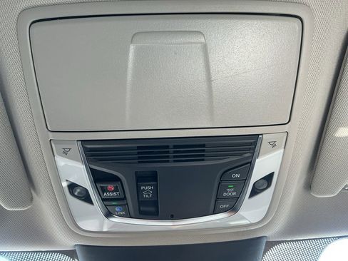 Certified 2025 Acura TLX w/ Technology Package image 19