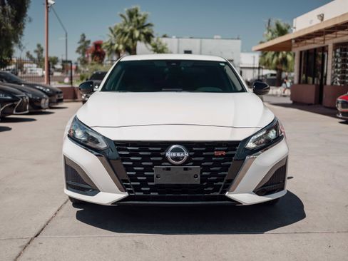 Used 2023 Nissan Altima 2.5 SR FWD image 2