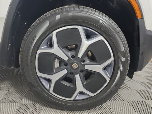 Used 2024 Rivian R1T Adventure Dual AWD/4WD image 12