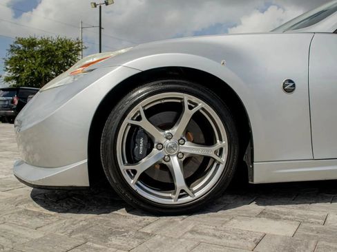 Used 2009 Nissan 370Z NISMO RWD image 11