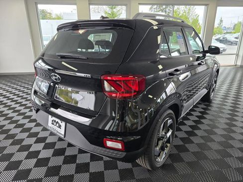 New 2026 Hyundai Venue SEL FWD image 3