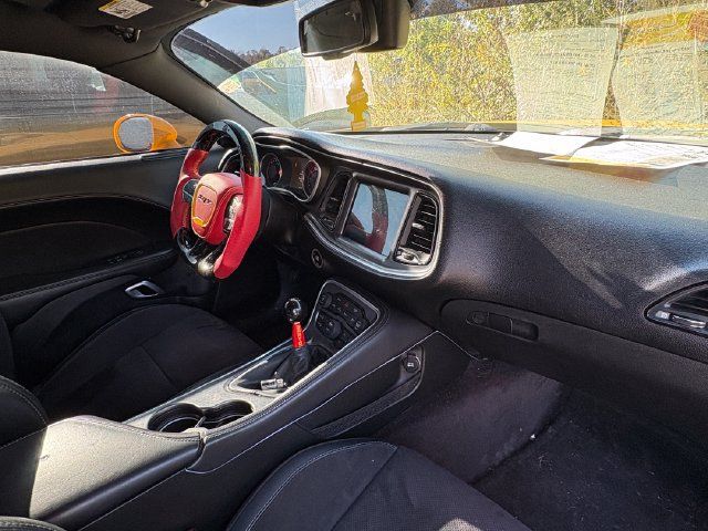 Used 2017 Dodge Challenger R/T Scat Pack w/ Leather Interior Group RWD image 9