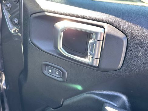 New 2026 Jeep Gladiator Sport AWD/4WD image 16